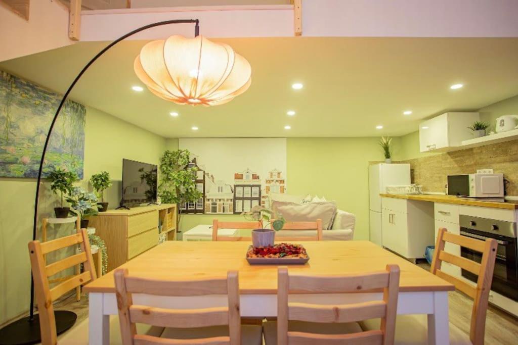 Cosy 2 Bedroom Flat In Akacfa St., Sol Будапеща Екстериор снимка